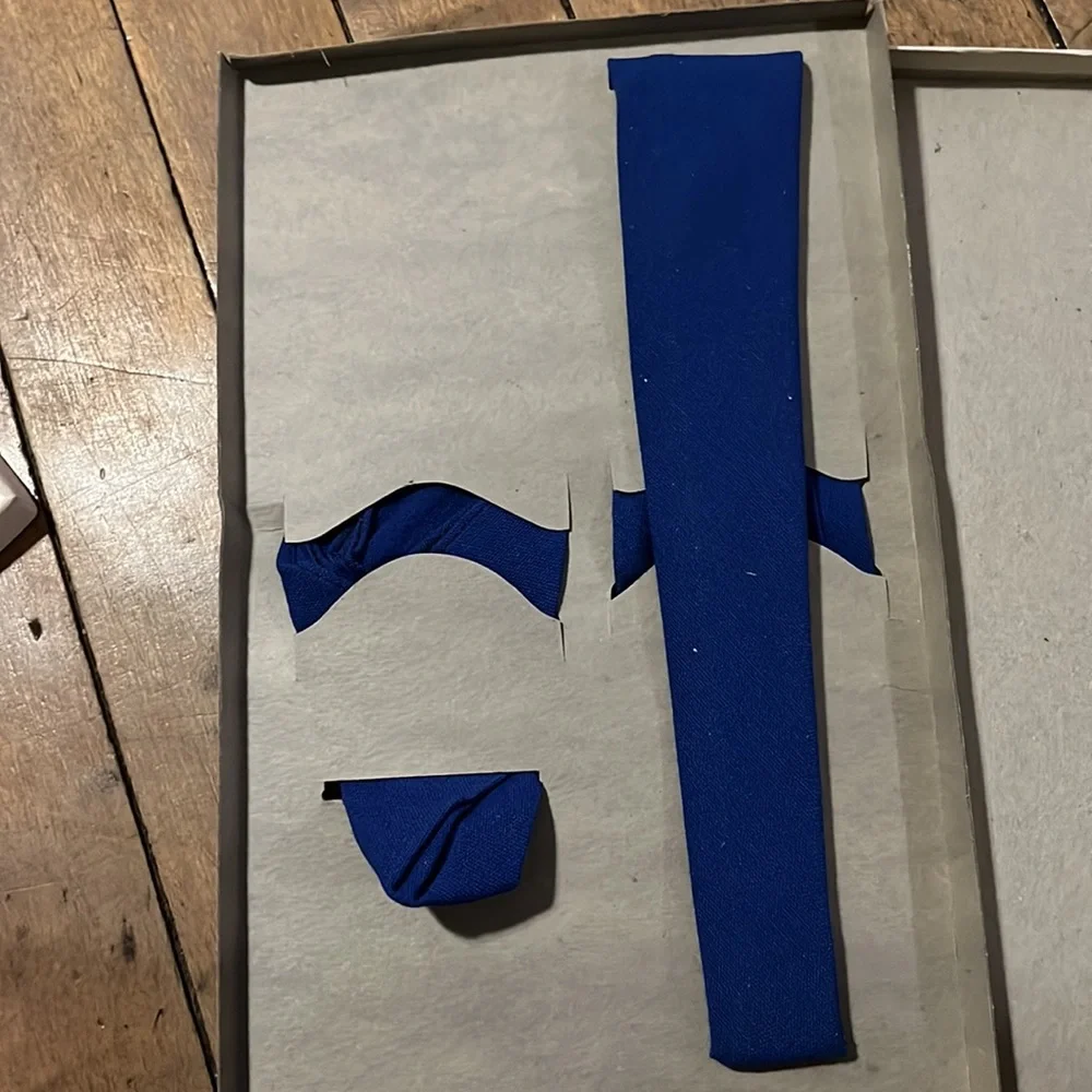 Vintage junior pilot keep’em flying handkerchief & tie set